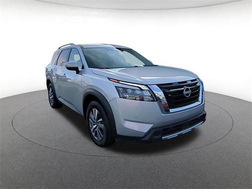 2025 Nissan Pathfinder SL 4WD