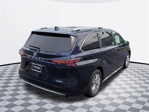 2025 Toyota Sienna Limited 7-Passenger