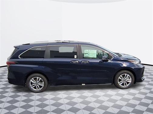 2025 Toyota Sienna Limited 7-Passenger