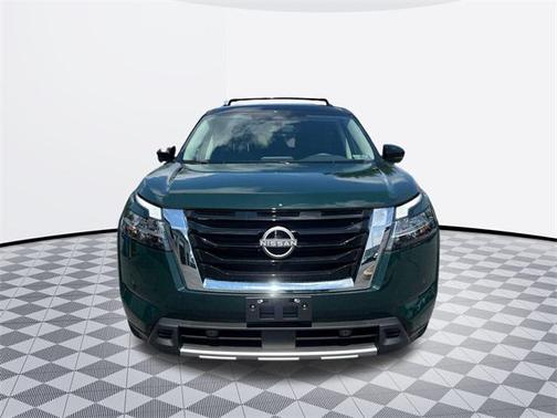 2024 Nissan Pathfinder SL 4WD