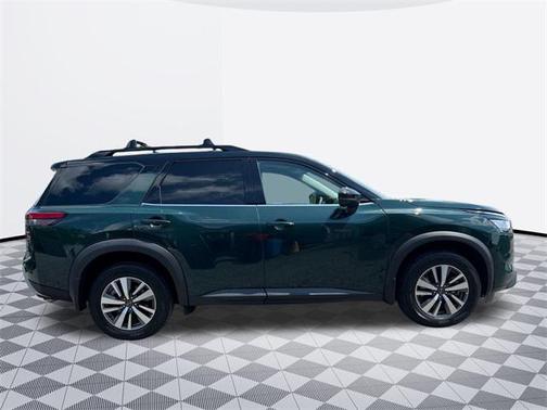 2024 Nissan Pathfinder SL 4WD