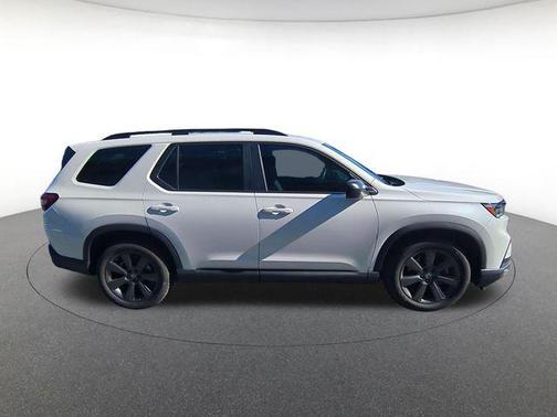 Platinum White Pearl 2025 Honda Pilot Sport