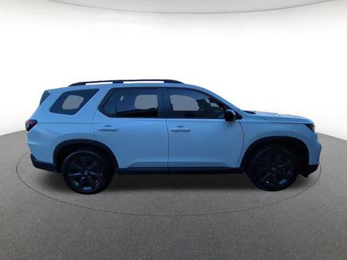 Platinum White Pearl 2025 Honda Pilot Sport