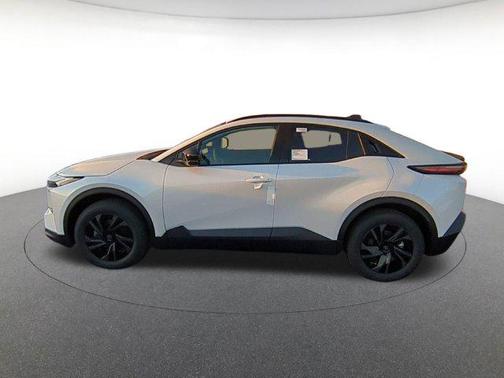 Pear 2027 Toyota C-HR SE