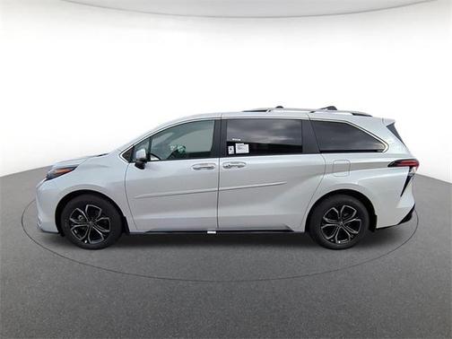 2025 Toyota Sienna Platinum 7 Passenger