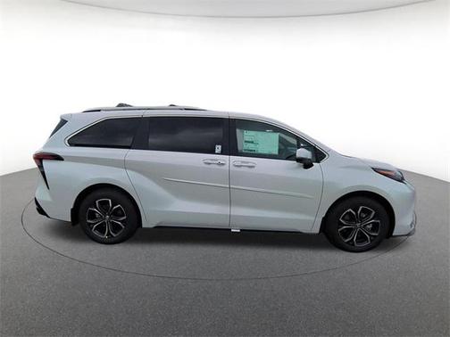 2025 Toyota Sienna Platinum 7 Passenger