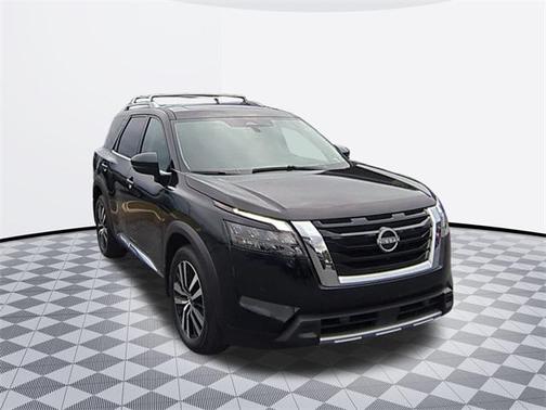 2025 Nissan Pathfinder Platinum 4WD