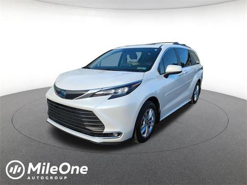 2024 Toyota Sienna XLE