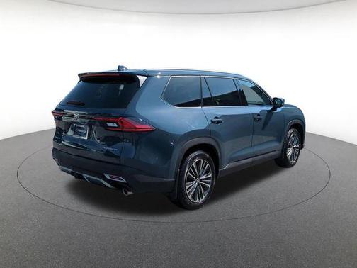 2026 Toyota Highlander Hybrid Base