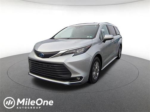 2025 Toyota Sienna XLE