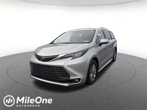 2025 Toyota Sienna XLE