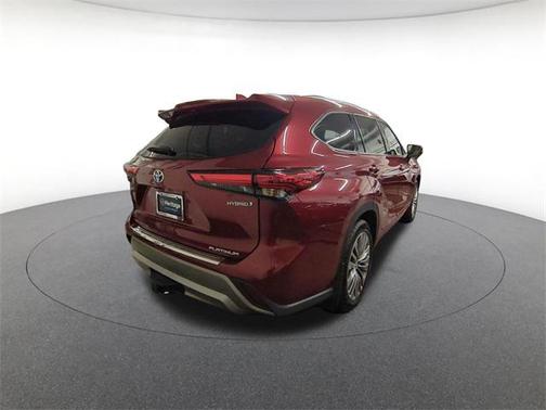 2021 Toyota Highlander Hybrid Platinum