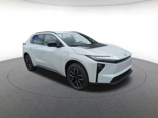 Pear 2026 Toyota bZ XLE Plus