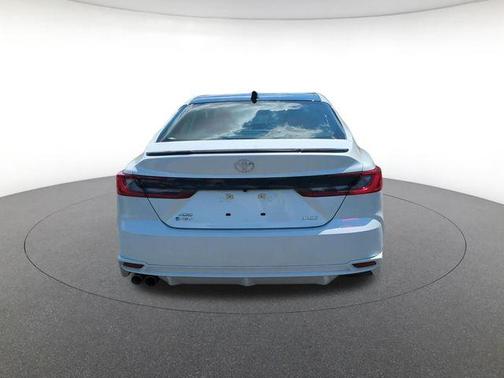 Wind Chill Pearl 2025 Toyota Camry XSE
