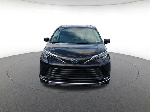 Midnight Black Metallic 2023 Toyota Sienna XLE
