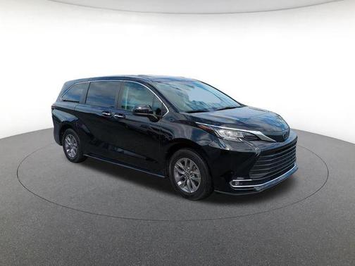 Midnight Black Metallic 2023 Toyota Sienna XLE