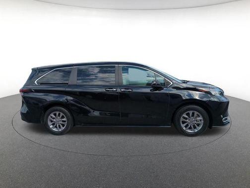 Midnight Black Metallic 2023 Toyota Sienna XLE