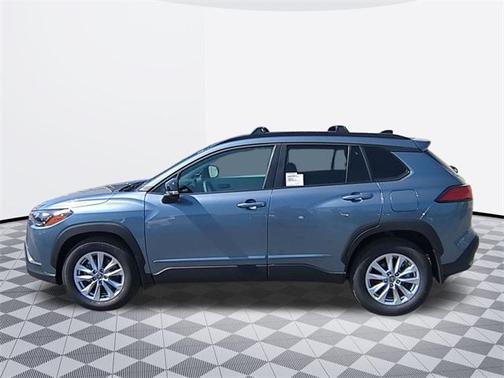 2025 Toyota Corolla Cross LE