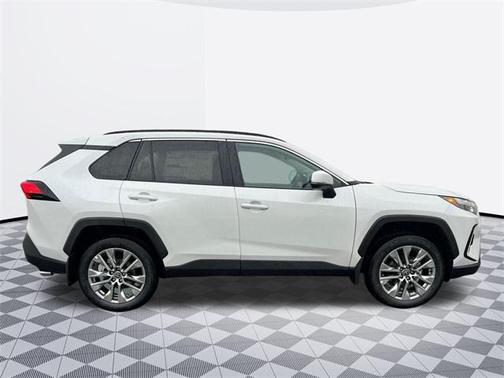 2025 Toyota RAV4 XLE Premium