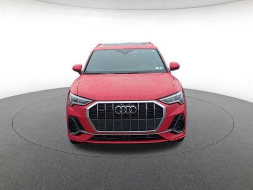 Progressive Red Metallic 2025 Audi Q3 Premium 45 TFSI S line quattro Tiptronic