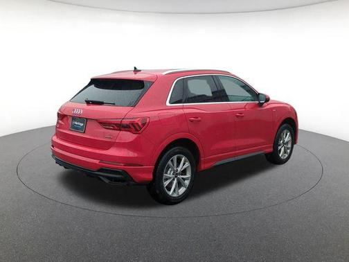 Progressive Red Metallic 2025 Audi Q3 Premium 45 TFSI S line quattro Tiptronic