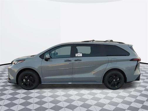 2025 Toyota Sienna Woodland Edition