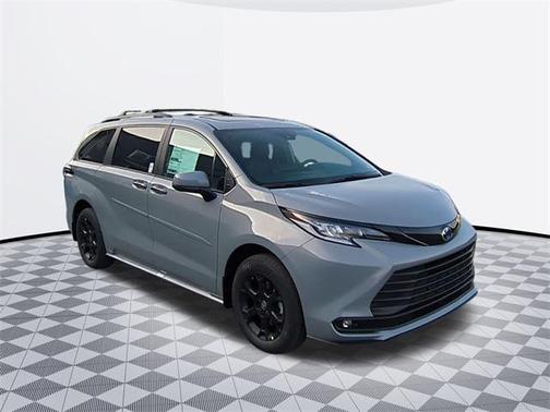 2025 Toyota Sienna Woodland Edition