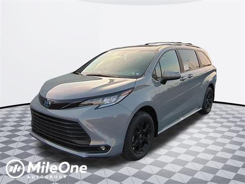 2025 Toyota Sienna Woodland Edition