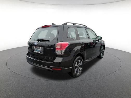 Crystal Black Silica 2018 Subaru Forester 2.5i
