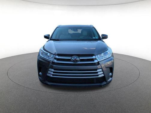 Predawn Gray Mica 2017 Toyota Highlander XLE