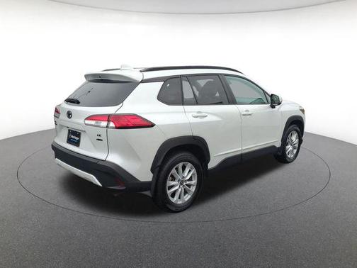 Wind Chill Pearl 2022 Toyota Corolla Cross LE