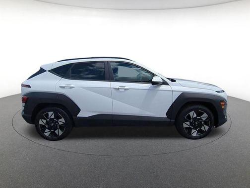 Atlas White 2024 Hyundai KONA SEL