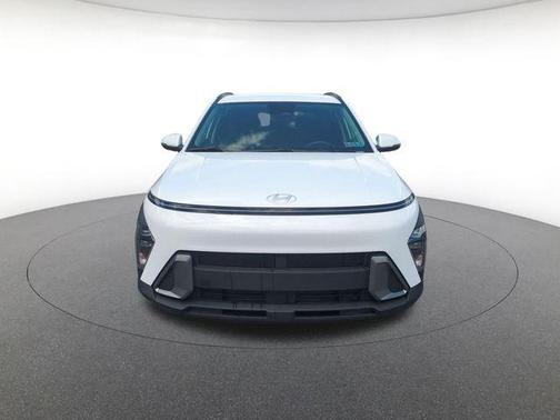 Atlas White 2024 Hyundai KONA SEL