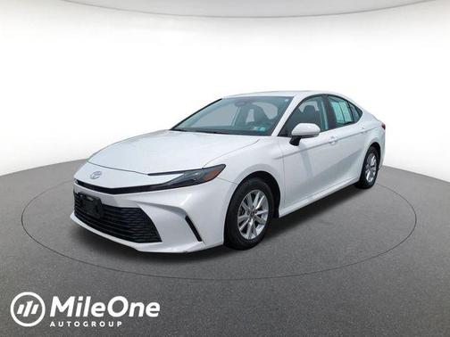 Ice 2025 Toyota Camry LE