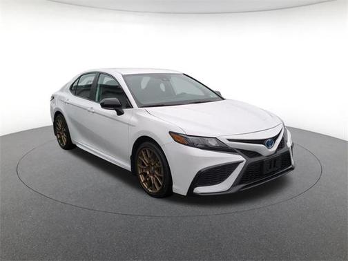 2024 Toyota Camry Hybrid SE