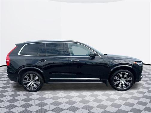 2022 Volvo XC90 T6 Inscription