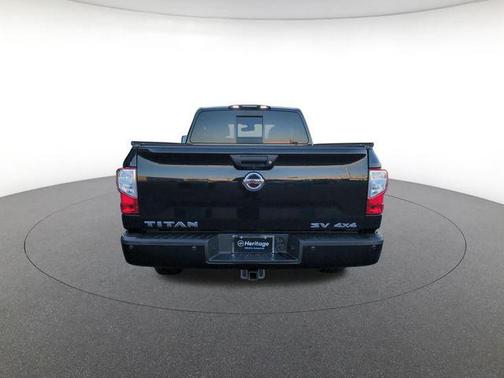 Magnetic Black Metallic 2019 Nissan Titan SV