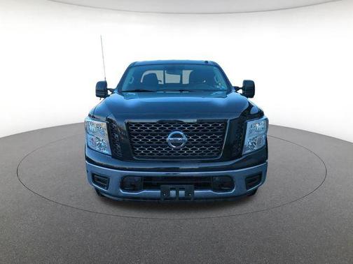 Magnetic Black Metallic 2019 Nissan Titan SV
