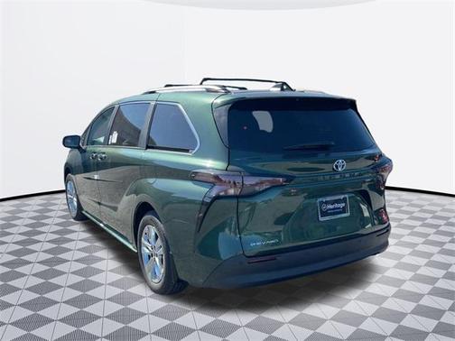 2025 Toyota Sienna XLE 7 Passenger