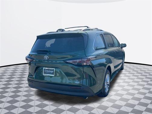 2025 Toyota Sienna XLE 7 Passenger