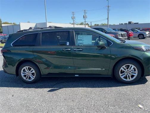 2025 Toyota Sienna XLE 7 Passenger