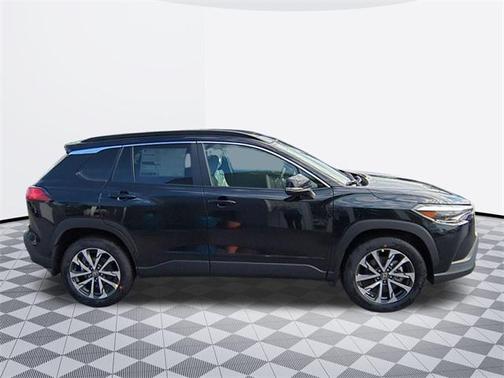 2025 Toyota Corolla Cross XLE