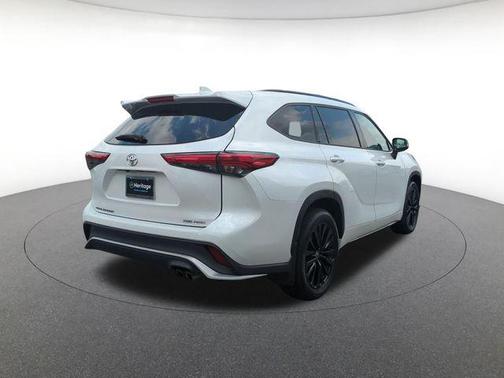 Wind Chill Pearl 2023 Toyota Highlander XSE
