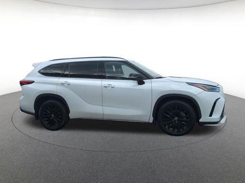 Wind Chill Pearl 2023 Toyota Highlander XSE