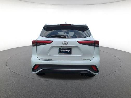 Wind Chill Pearl 2023 Toyota Highlander XSE