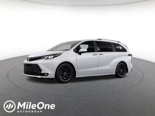 Ice 2026 Toyota Sienna Woodland Edition