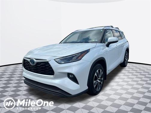 2022 Toyota Highlander Hybrid XLE