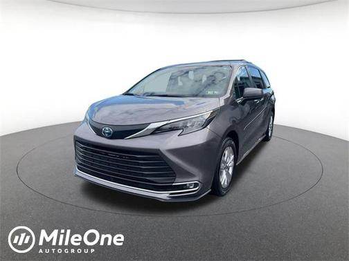 2024 Toyota Sienna XLE