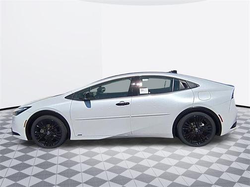 2025 Toyota Prius L