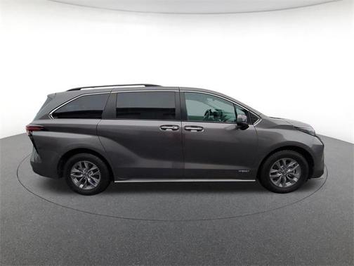 2021 Toyota Sienna XLE 7 Passenger